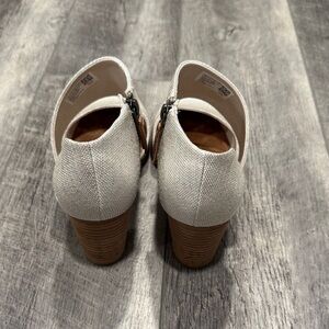 Toms Natural Milan Closed Toe Heel